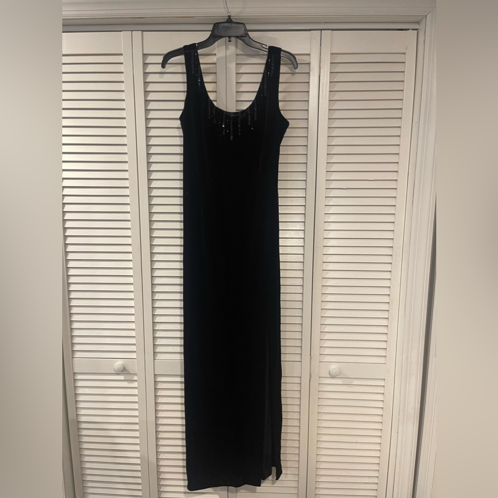 Black Sequint Velvet Dress - Size 12